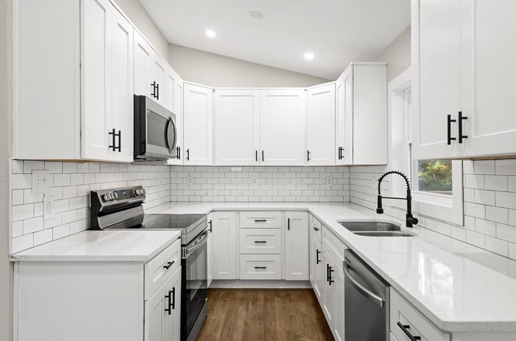 3041 Dove Way, Decatur GA  30033-3901 exterior