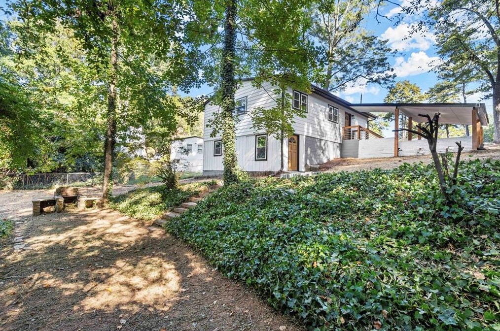 3041 Dove Way, Decatur GA  30033-3901 exterior