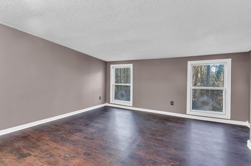 4032 Shady Oak Ct, Atlanta GA  30340-2634 exterior