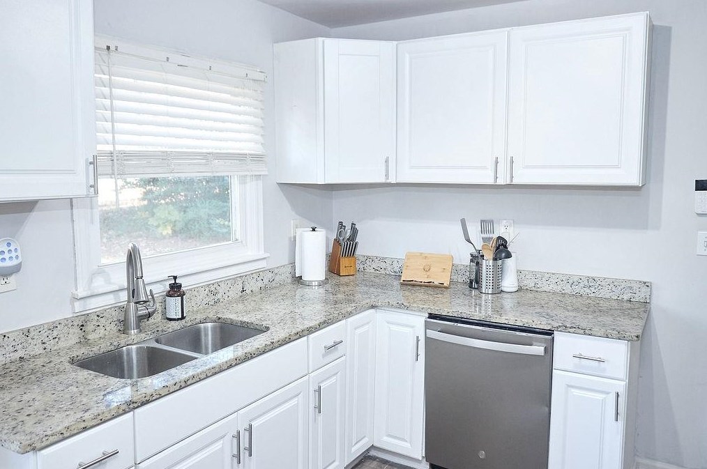 3012 Washington Rd, Atlanta GA  30344-4530 exterior