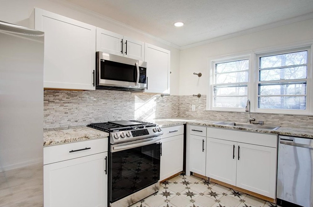 153 Ridgecrest Dr, Calhoun GA  30701-8710 exterior