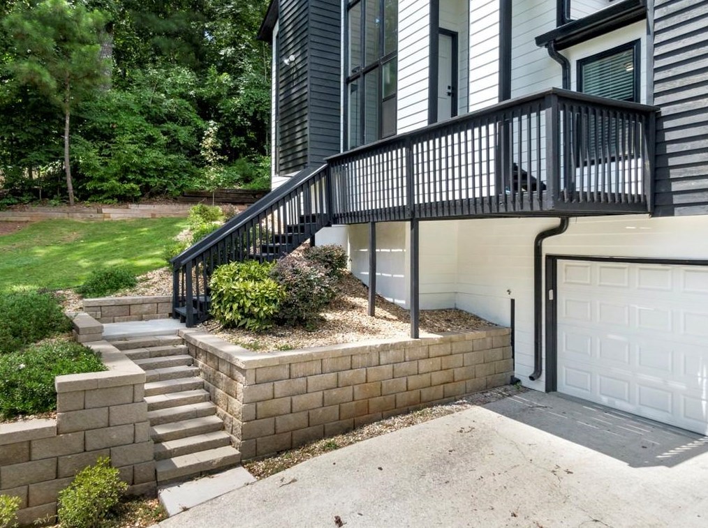 2033 Cliff Creek Ct, Smyrna GA  30080-5883 exterior