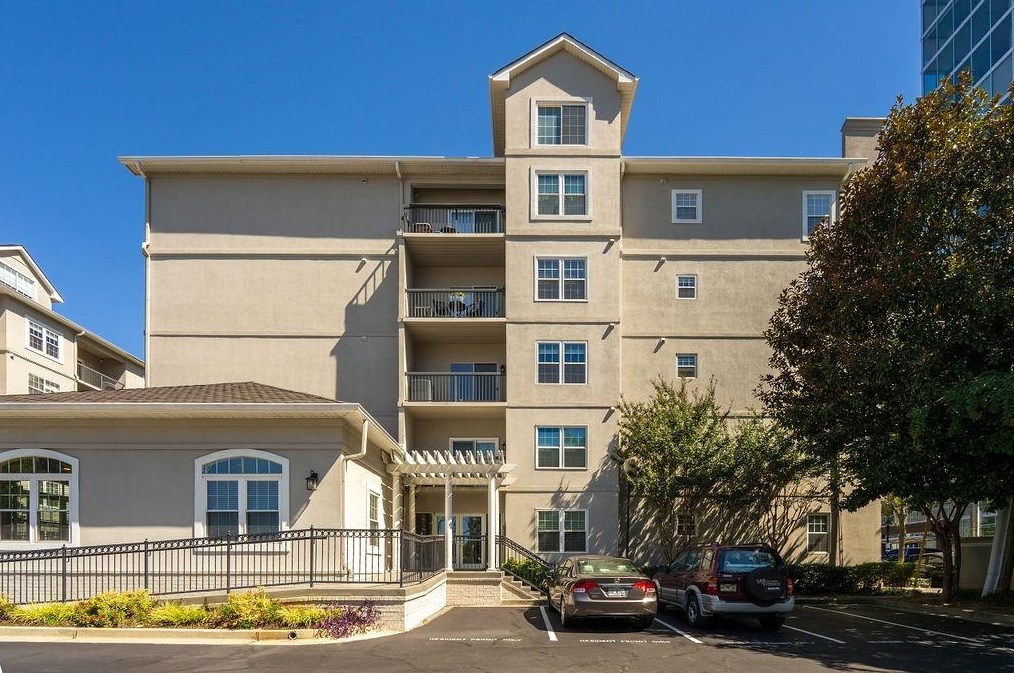 1074 Peachtree Walk, Atlanta GA  30309-3925 exterior