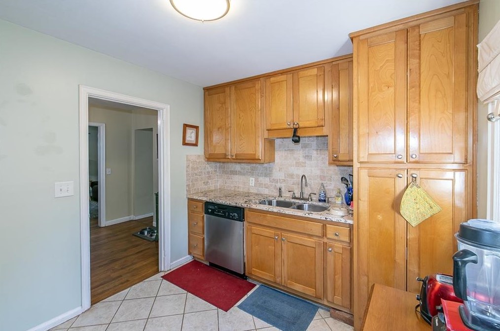 1395 Dorothy Dr, Decatur GA  30030-4626 exterior