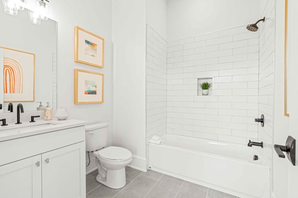 115 Mead Rd, Decatur GA  30030-3622 exterior