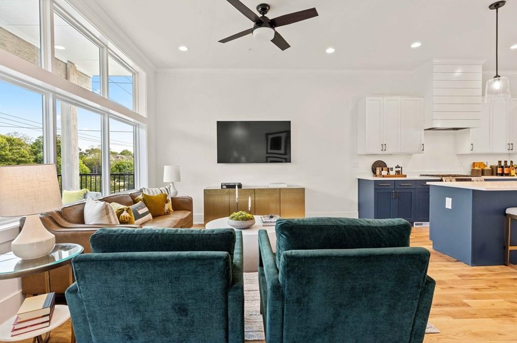 115 Mead Rd, Decatur GA  30030-3622 exterior