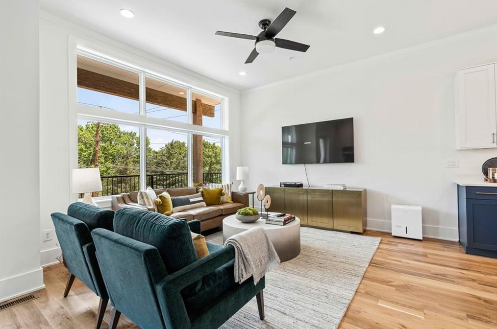 115 Mead Rd, Decatur GA  30030-3622 exterior