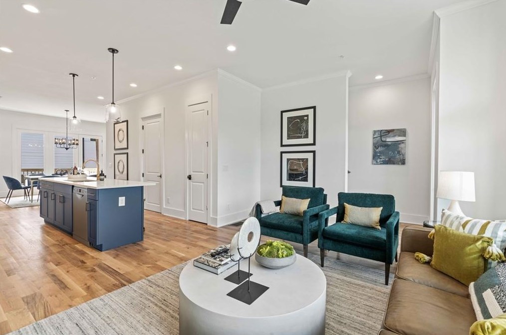 115 Mead Rd, Decatur GA  30030-3622 exterior