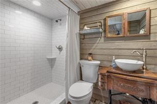 1445 Diamond Head Dr - Photo 37