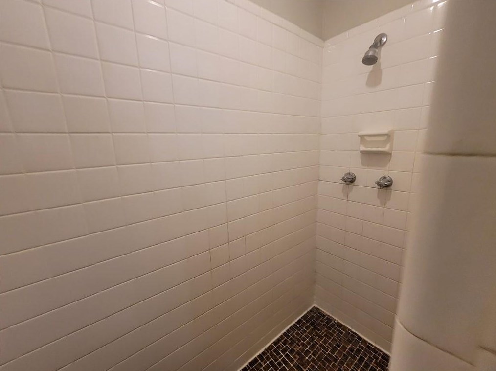 4630 Riverwood Cir, Decatur GA  30035-2936 exterior