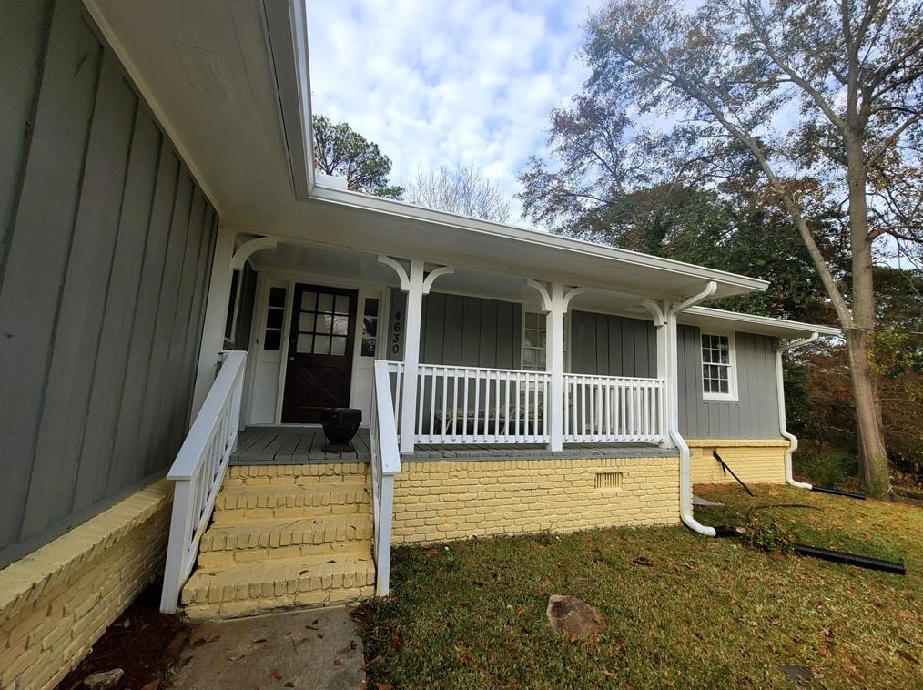 4630 Riverwood Cir, Decatur GA  30035-2936 exterior