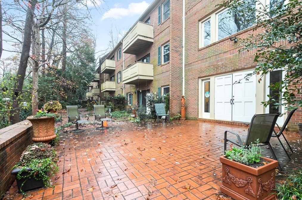 210 Ridley Howard Ct, Decatur GA  30030-2381 exterior