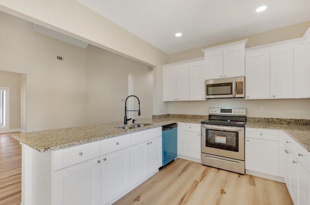 196 Woodland Cir, Calhoun GA  30701-2510 exterior