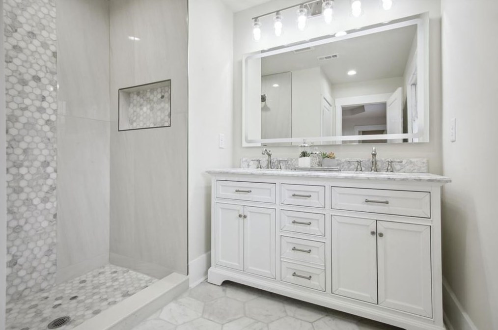 1784 Noble Dr, Atlanta GA  30306-3142 exterior