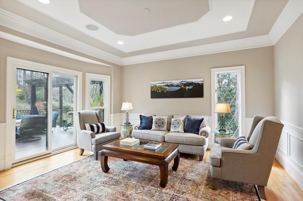 320 Quiet Water Ln, Atlanta GA  30350-3723 exterior