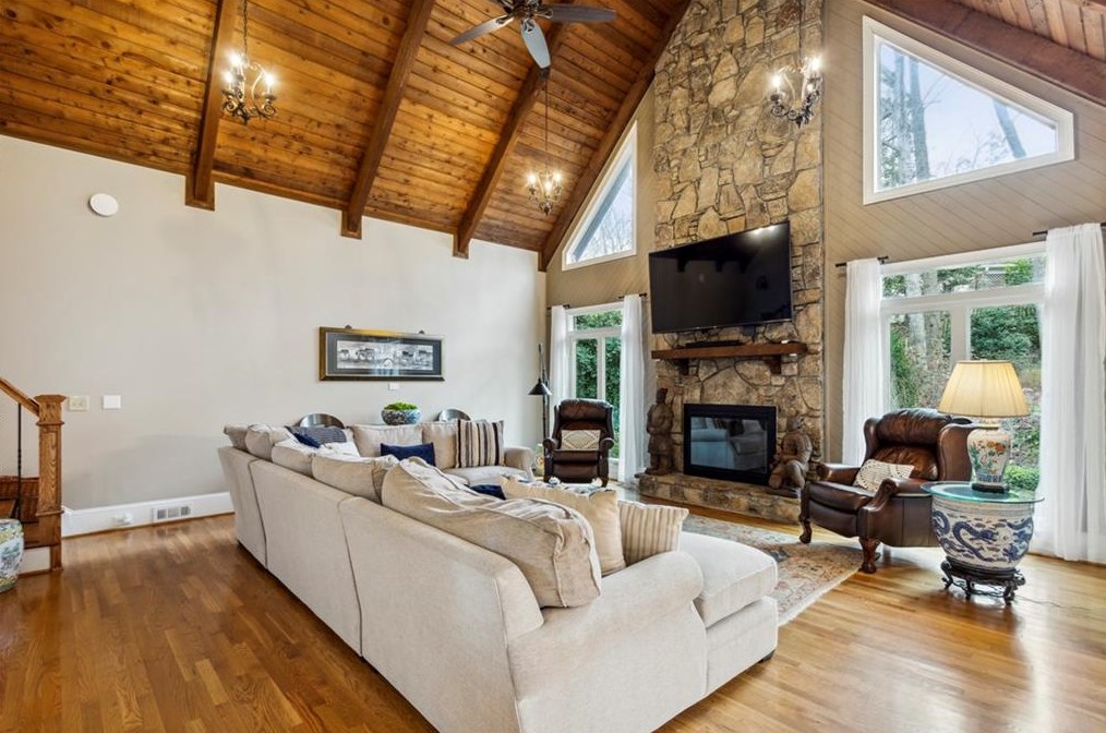 320 Quiet Water Ln, Atlanta GA  30350-3723 exterior