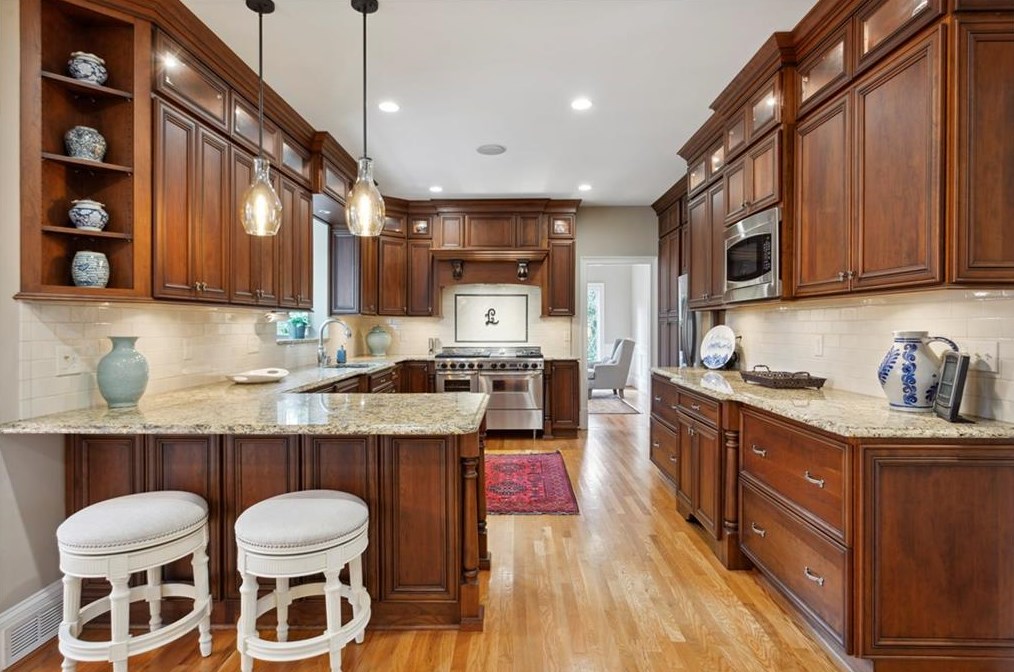 320 Quiet Water Ln, Atlanta GA  30350-3723 exterior