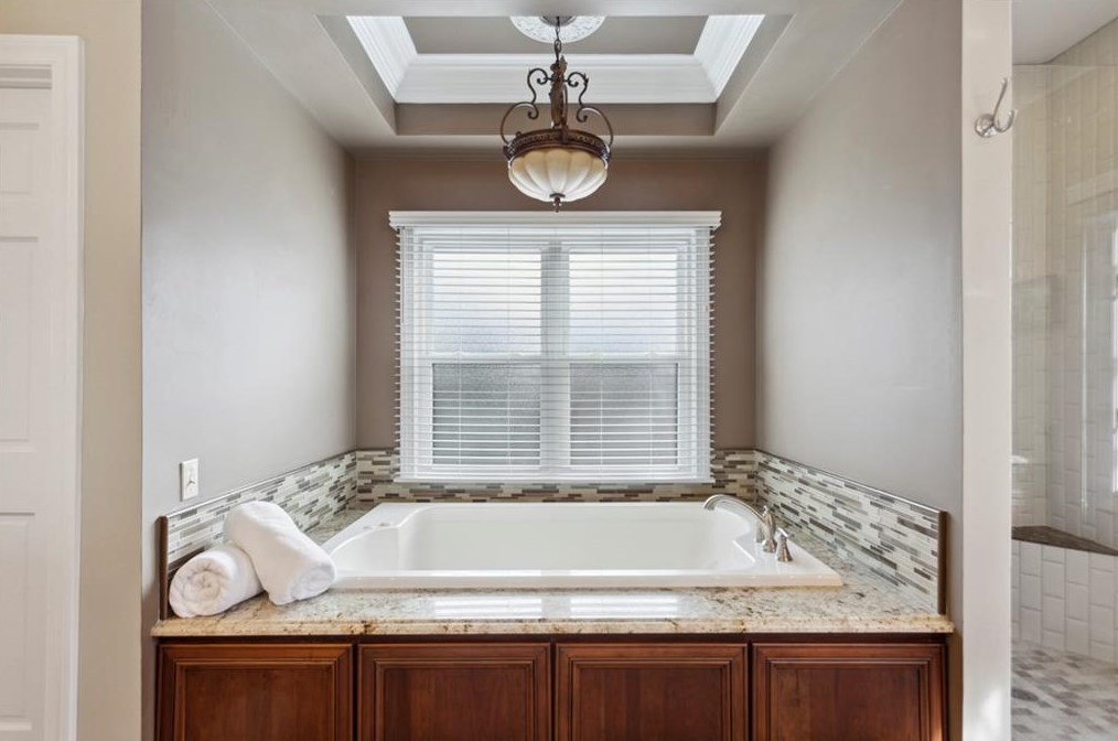 320 Quiet Water Ln, Atlanta GA  30350-3723 exterior