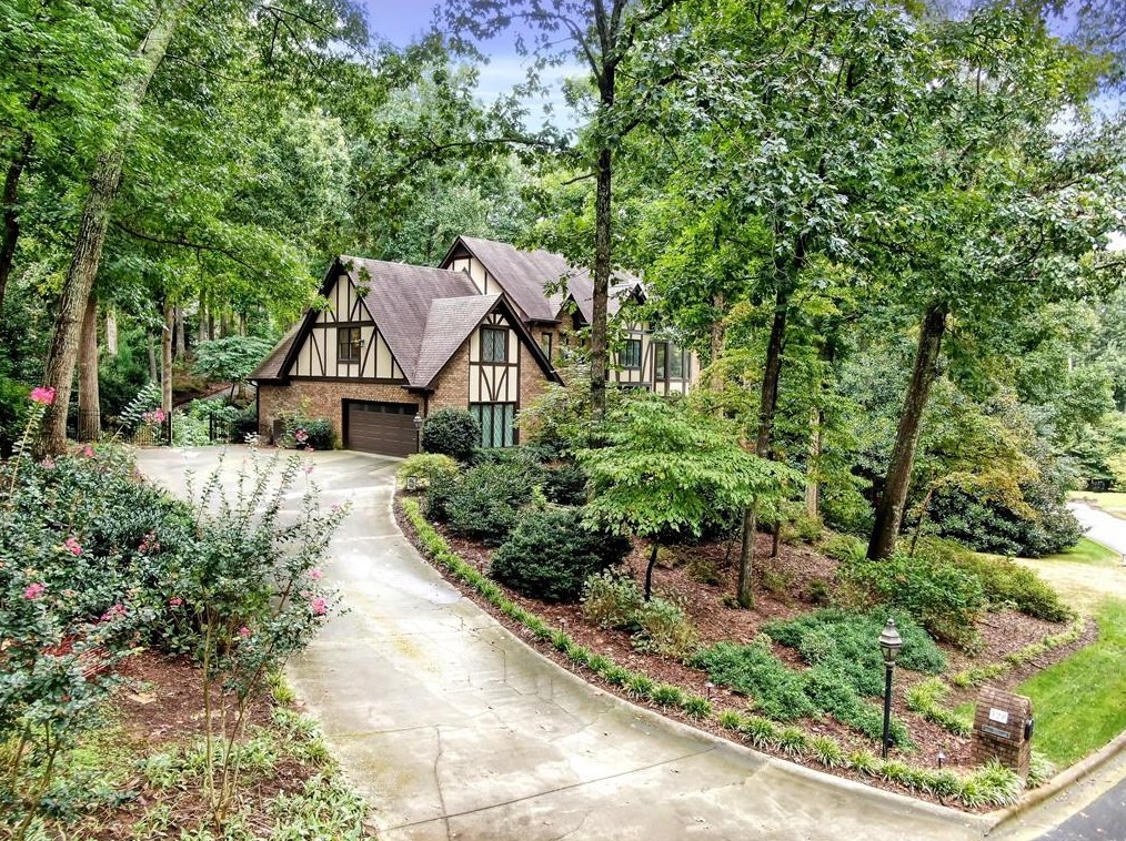 320 Quiet Water Ln, Atlanta GA  30350-3723 exterior