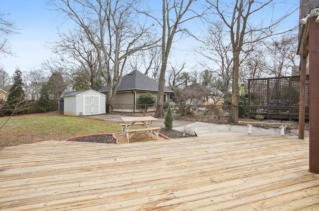 39 Oakridge Ave, Atlanta GA  30317-2915 exterior