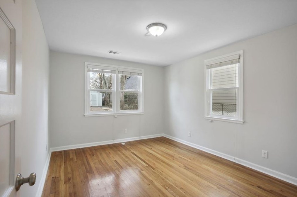 39 Oakridge Ave, Atlanta GA  30317-2915 exterior