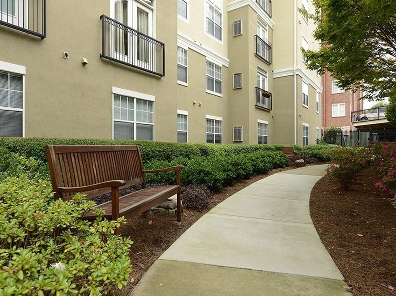 800 Peachtree St, Atlanta GA  30308-1258 exterior