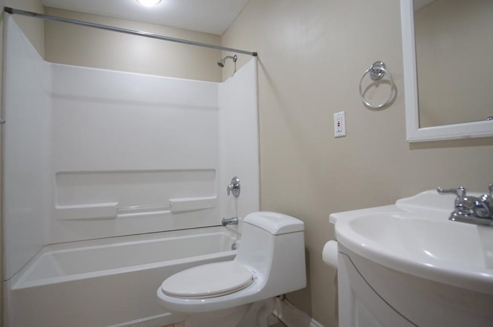 1908 Donna Pl, Decatur GA  30032-5212 exterior