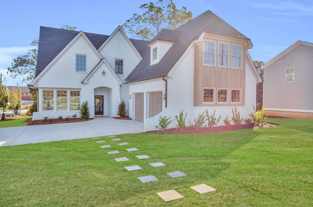 2465 Dixie Ave, Smyrna GA  30080-2159 exterior