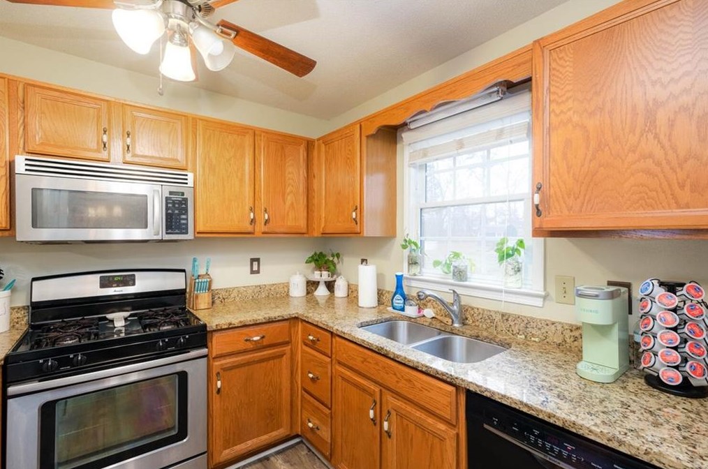 381 Stewart Dr, Dallas GA  30132-8163 exterior