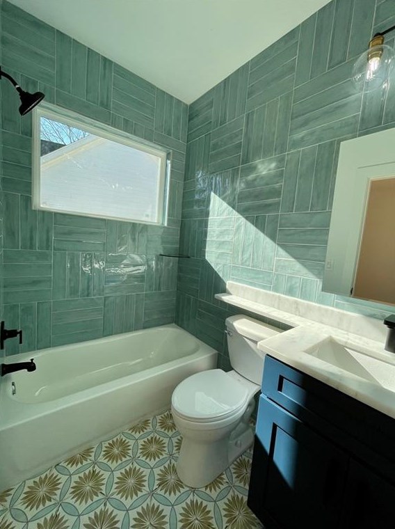 1355 Oldfield Rd, Decatur GA  30030-4551 exterior