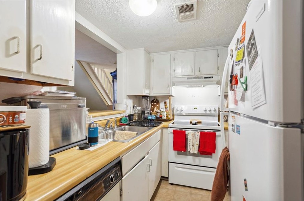 1651 Wynndowne Trl, Smyrna GA  30080-2479 exterior