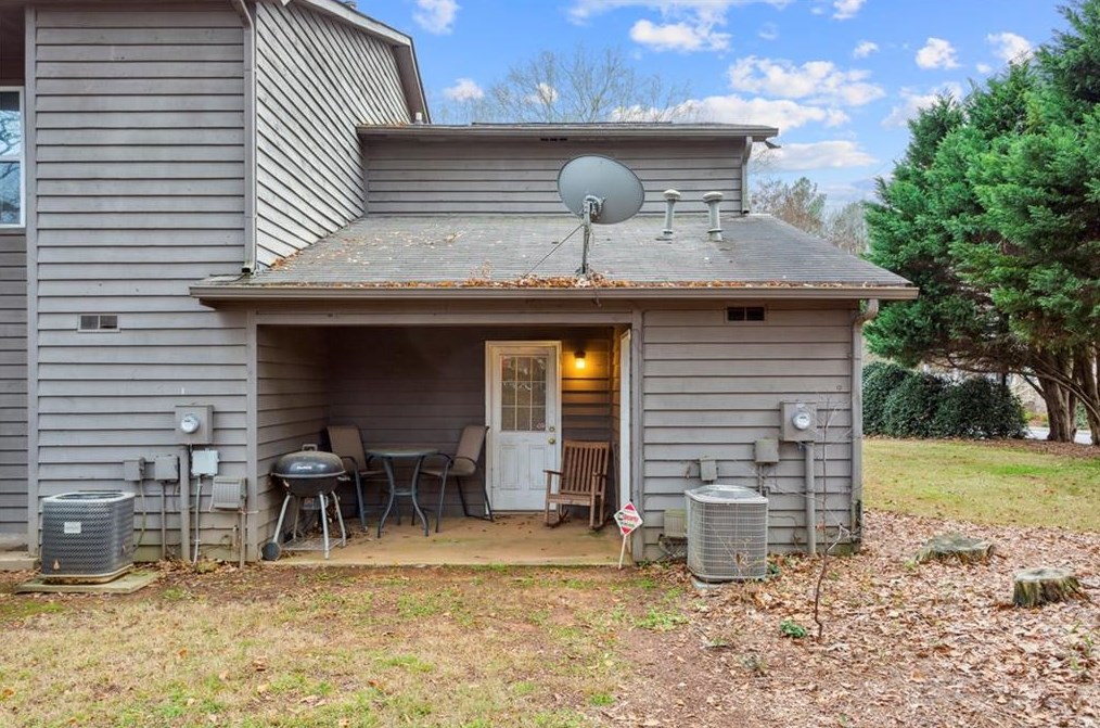 1651 Wynndowne Trl, Smyrna GA  30080-2479 exterior