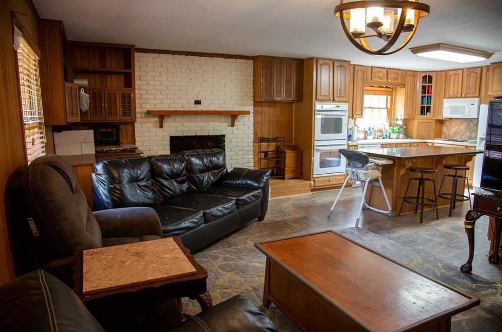 2525 Overlook Dr, Atlanta GA  30344-2026 exterior