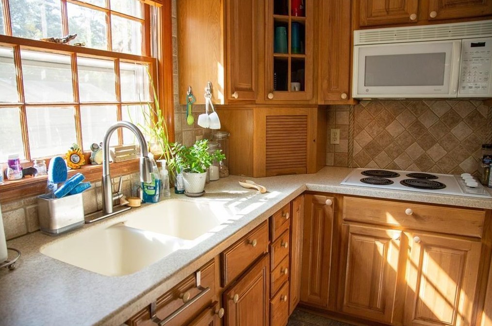 2525 Overlook Dr, Atlanta GA  30344-2026 exterior