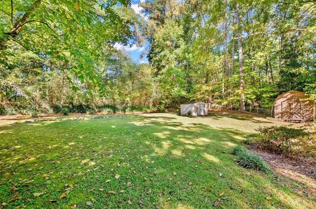2525 Overlook Dr, Atlanta GA  30344-2026 exterior