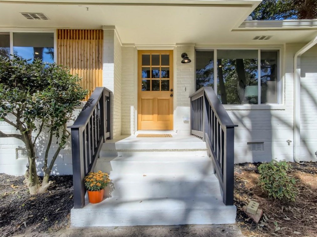 2156 Trailwood Rd, Decatur GA  30032-5338 exterior