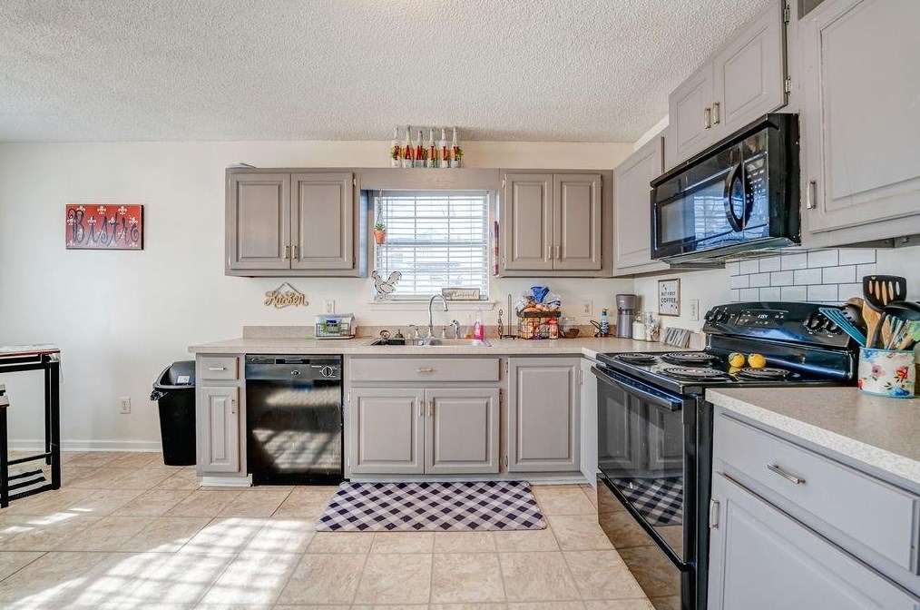 123 Frix Ln, Calhoun GA  30701-4363 exterior