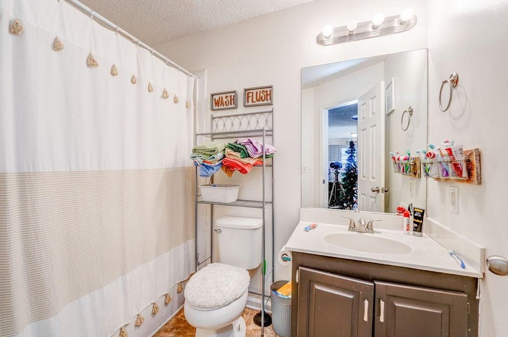 123 Frix Ln, Calhoun GA  30701-4363 exterior