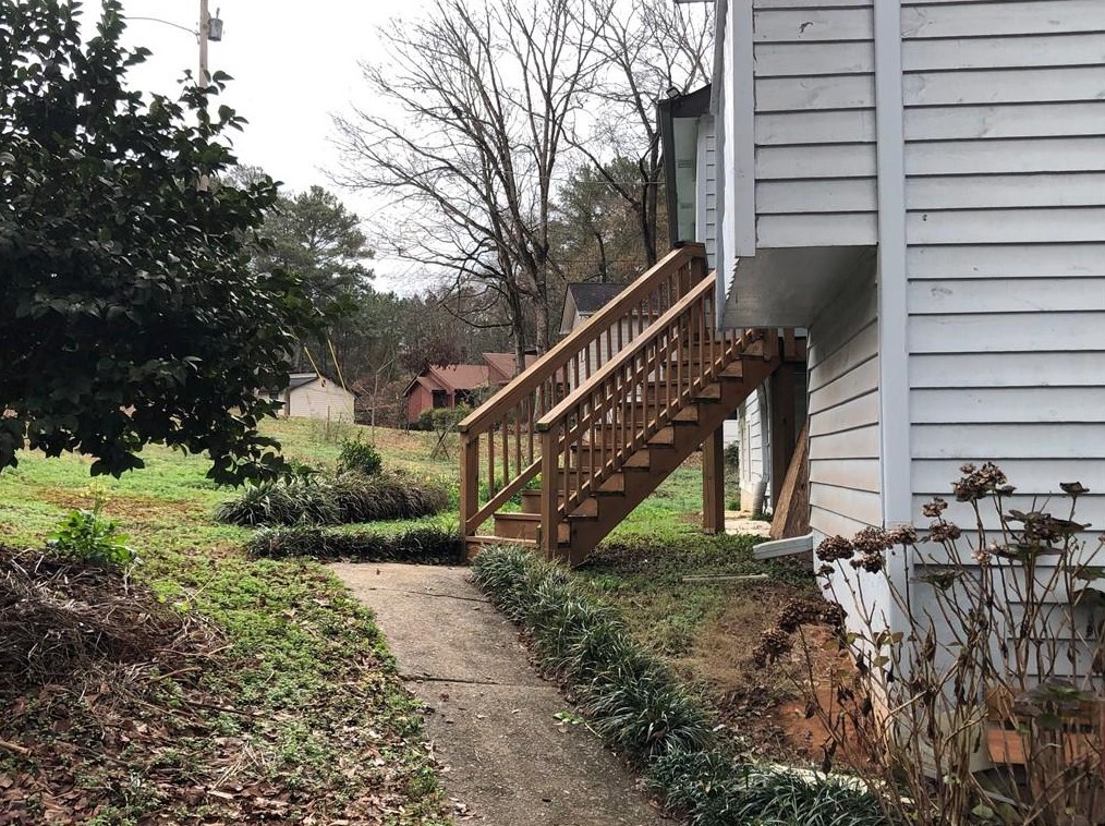 105 Omega Dr, Lawrenceville GA  30044-4225 exterior