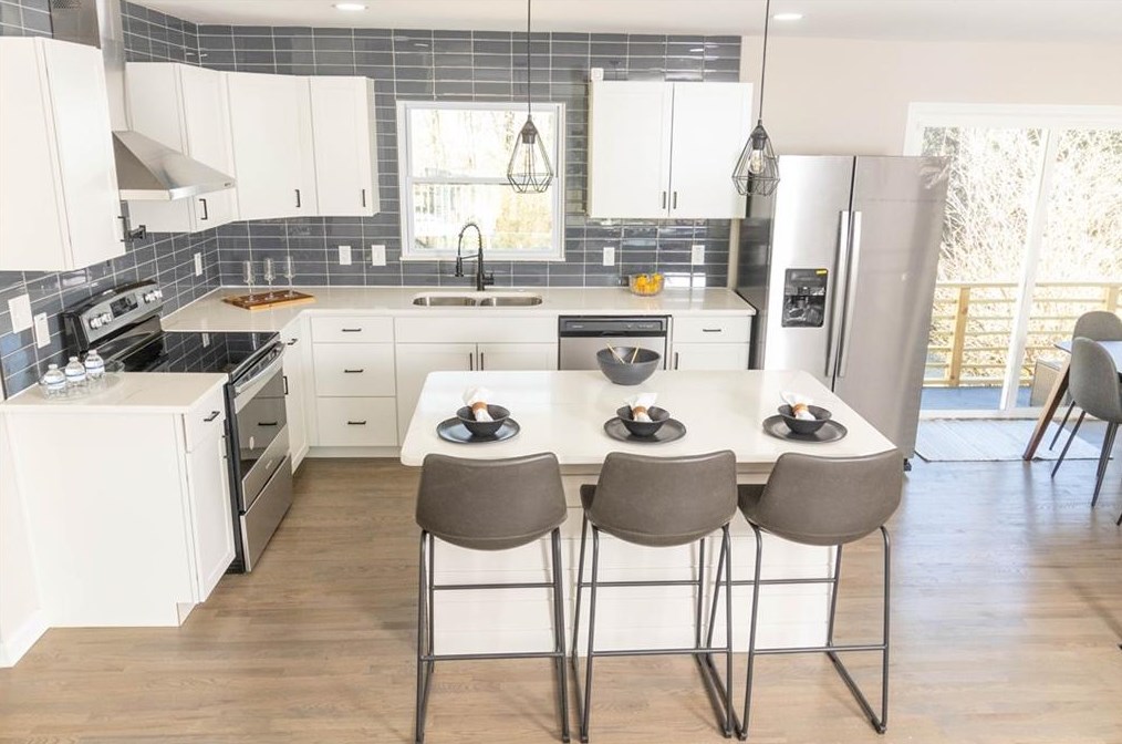 1908 Creekside Ct, Decatur GA  30032-4926 exterior