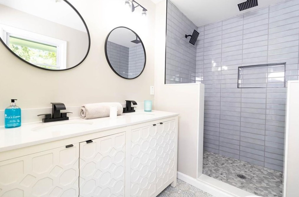 1908 Creekside Ct, Decatur GA  30032-4926 exterior