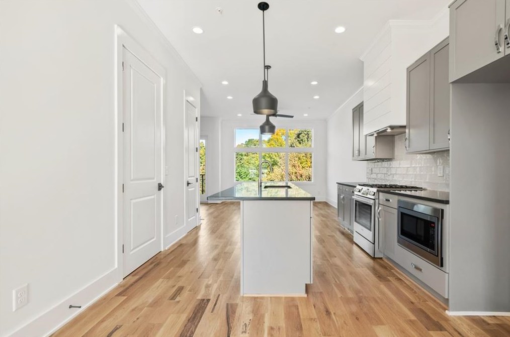 808 College Ave, Decatur GA  30030-3505 exterior