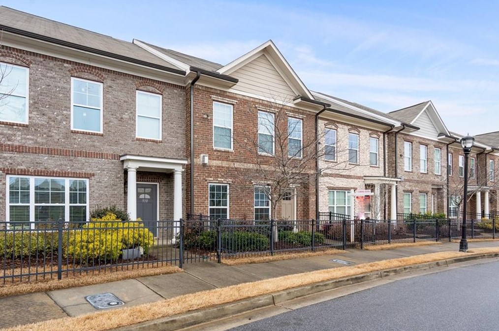 912 Westmoreland Cir, Atlanta GA  30318-4019 exterior