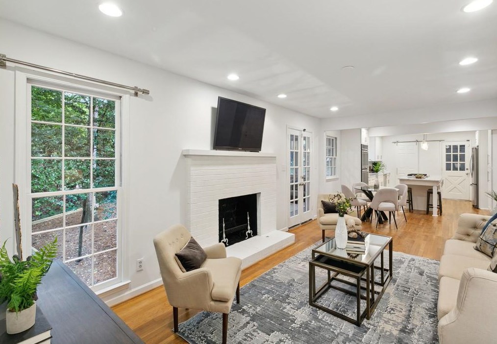 1020 Winding Creek Trl, Atlanta GA  30328-2845 exterior