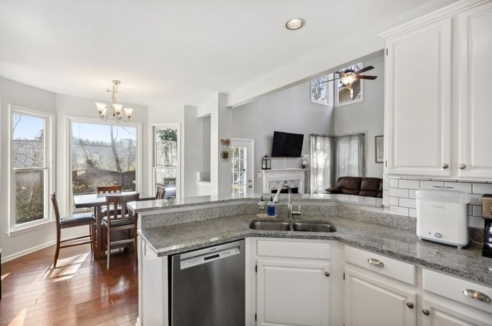 4730 Woodland Brook Ct, Atlanta GA  30339-1572 exterior