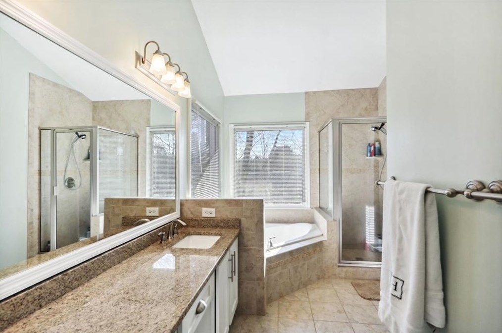 4730 Woodland Brook Ct, Atlanta GA  30339-1572 exterior