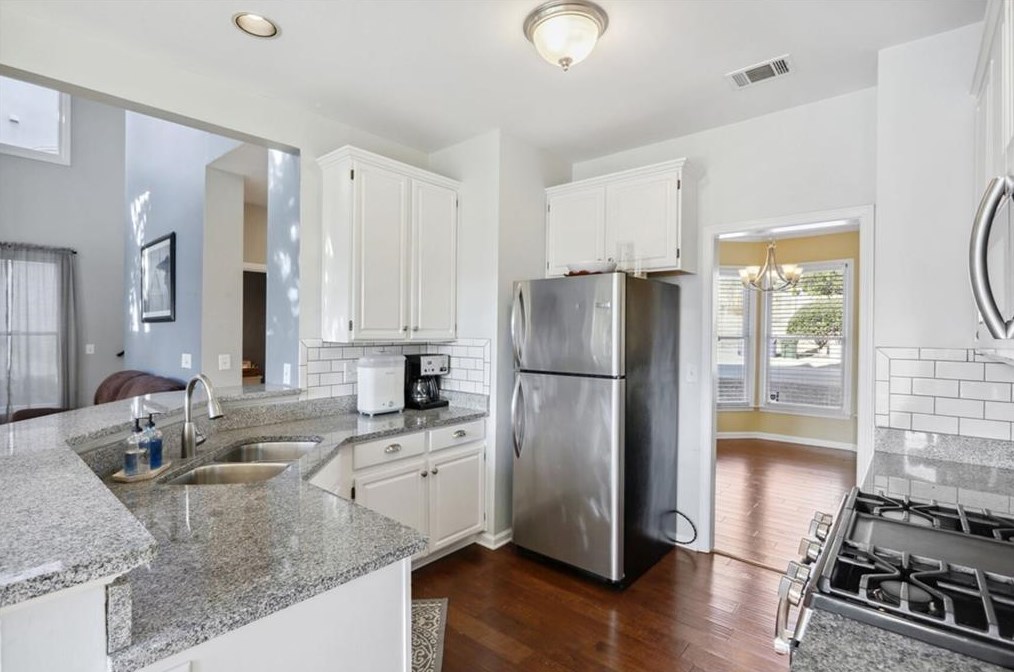 4730 Woodland Brook Ct, Atlanta GA  30339-1572 exterior