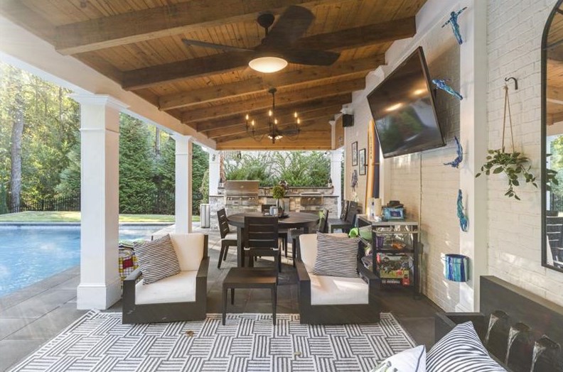 3091 Rhodenhaven Dr, Atlanta GA  30327-1225 exterior