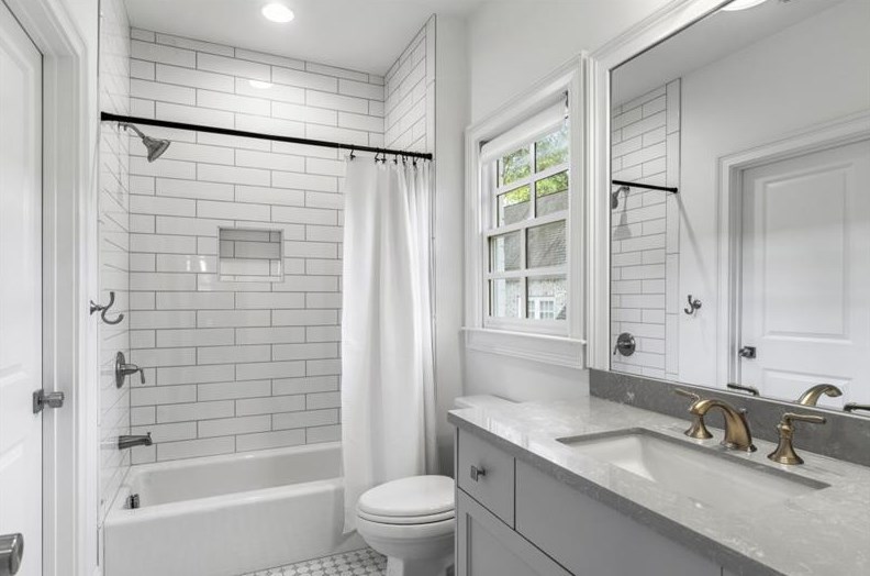 3091 Rhodenhaven Dr, Atlanta GA  30327-1225 exterior