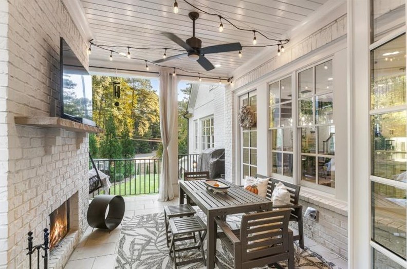 3091 Rhodenhaven Dr, Atlanta GA  30327-1225 exterior